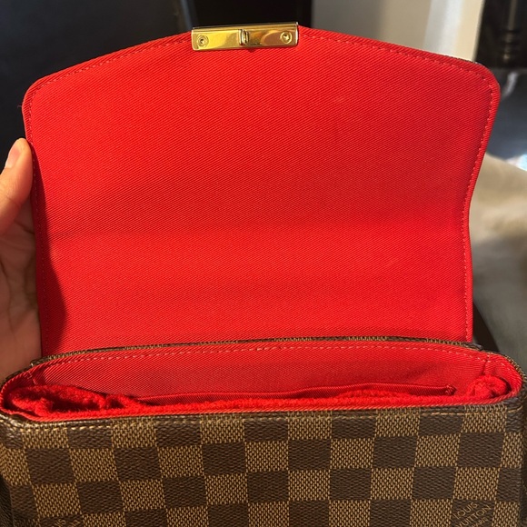 LV crossbody - Picture 8 of 12